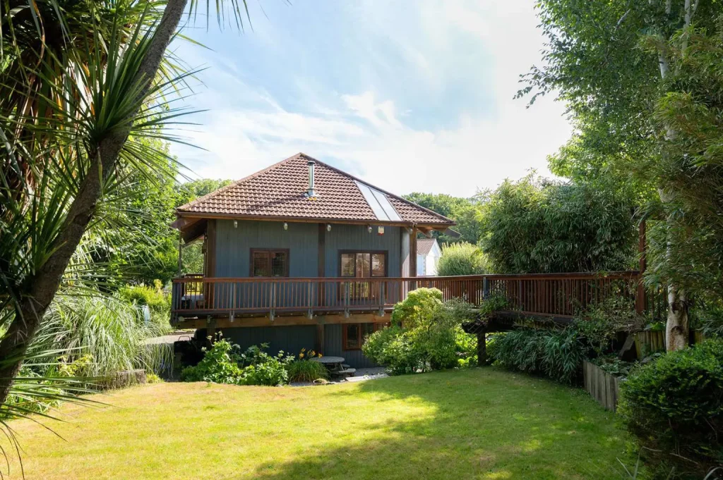 pole house studio main